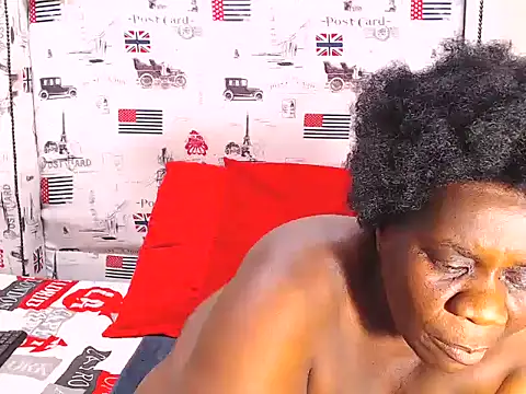 Snapshot of Honeybumsx32 chatting on September 10, 2025, 7:19 am Honeybumsx32 online show from September 10, 2025, 7:19 am