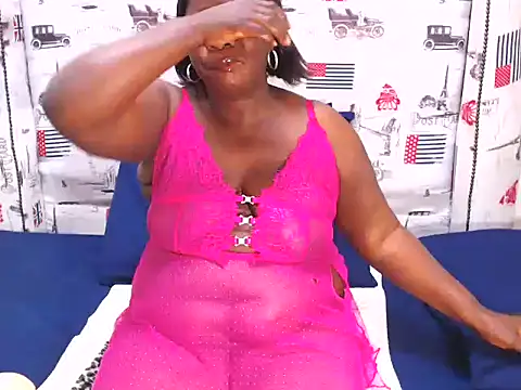 Snapshot of Honeybumsx32 chatting on October 8, 2025, 3:59 am Honeybumsx32 online show from October 8, 2025, 3:59 am