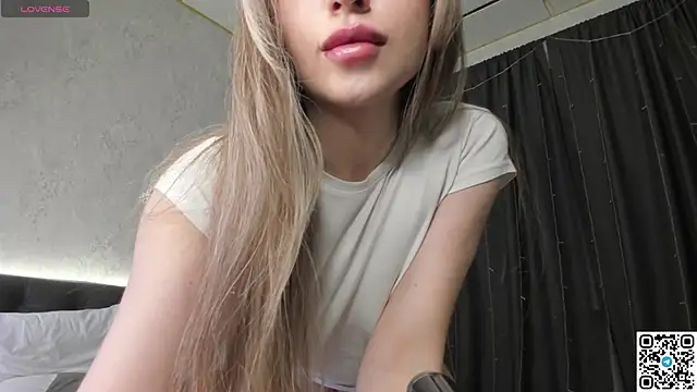 Snapshot of jenn_soucek chatting on December 16, 2025, 1:10 am jenn soucek online show from December 16, 2025, 1:10 am