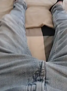 casper0303 online show from September 29, 2025, 7:24 am