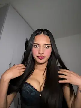 Dulceeany online show from November 18, 2025, 2:28 am