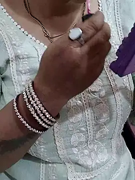 Urmila bhabhii online show from March 25, 2026, 4:07 am