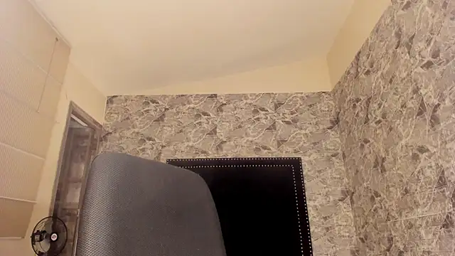 Estrella05  online show from December 22, 2024, 4:28 am