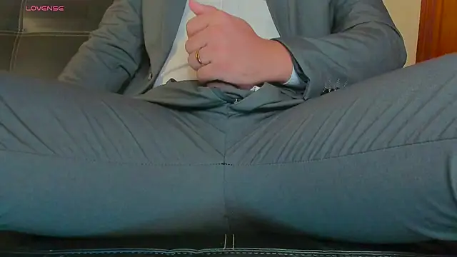 MrLonely02 online show from December 13, 2024, 8:47 pm