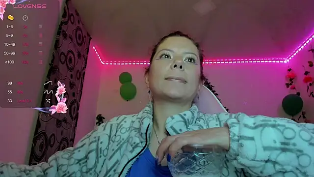 Snapshot of Susana_garcia_ chatting on December 29, 2024, 1:45 am Susana garcia online show from December 29, 2024, 1:45 am