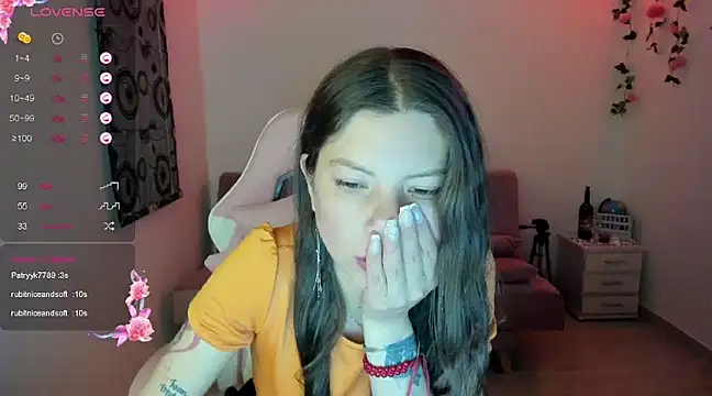 Snapshot of Susana_garcia_ chatting on February 9, 2025, 12:06 am Susana garcia online show from February 9, 2025, 12:06 am