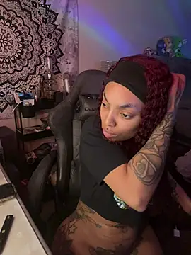 butterflybootyy online show from December 17, 2024, 4:43 pm