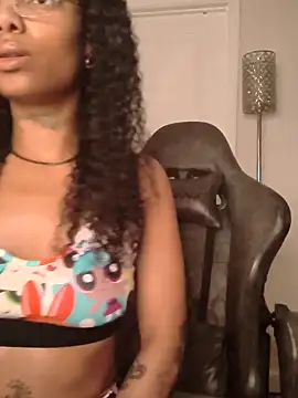 Snapshot of butterflybootyy chatting on May 4, 2026, 7:48 am butterflybootyy online show from May 4, 2026, 7:48 am