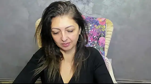DivinSandra online show from December 2, 2024, 7:47 am