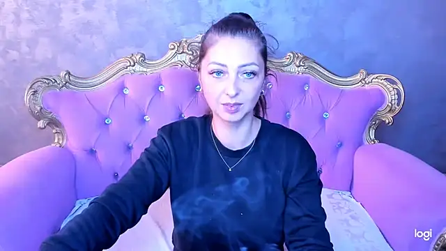 Snapshot of DivinSandra chatting on October 20, 2025, 8:04 am DivinSandra online show from October 20, 2025, 8:04 am