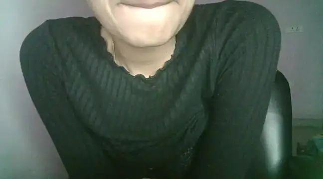 Snapshot of Aaisha_urs chatting on January 13, 2025, 11:27 pm Aaisha urs online show from January 13, 2025, 11:27 pm