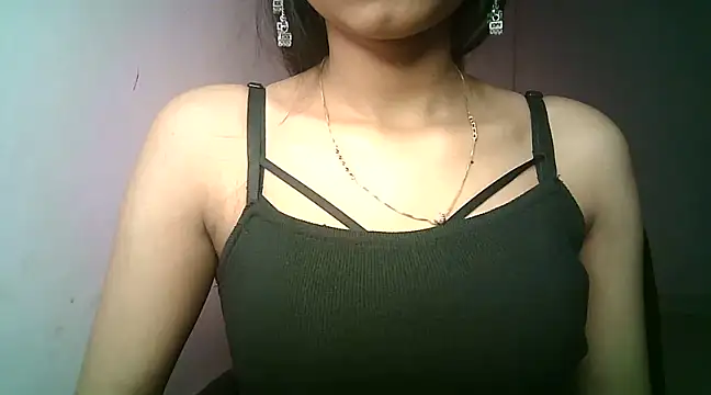 Snapshot of Aaisha_urs chatting on January 19, 2025, 5:37 am Aaisha urs online show from January 19, 2025, 5:37 am