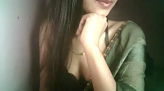 Snapshot of Aaisha_urs chatting on February 2, 2025, 7:04 pm Aaisha urs online show from February 2, 2025, 7:04 pm