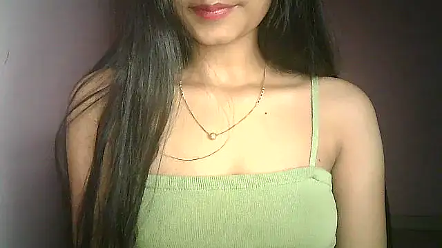 Snapshot of Aaisha_urs chatting on February 5, 2025, 5:53 pm Aaisha urs online show from February 5, 2025, 5:53 pm