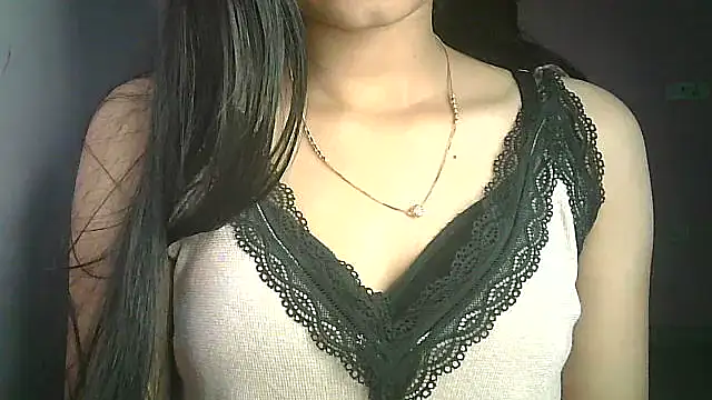 Snapshot of Aaisha_urs chatting on February 7, 2025, 11:34 am Aaisha urs online show from February 7, 2025, 11:34 am
