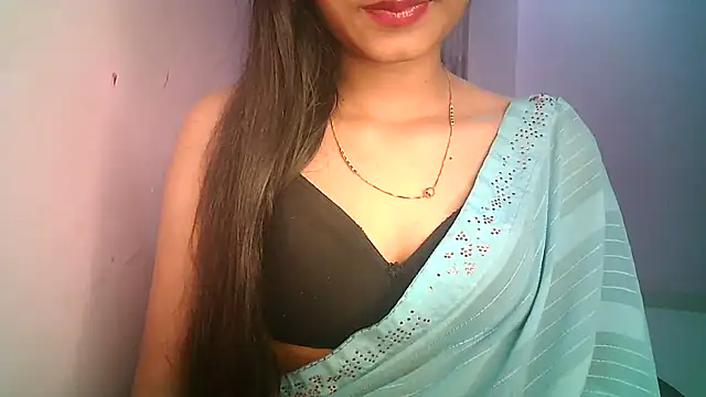 Snapshot of Aaisha_urs chatting on February 7, 2025, 3:08 pm Aaisha urs online show from February 7, 2025, 3:08 pm