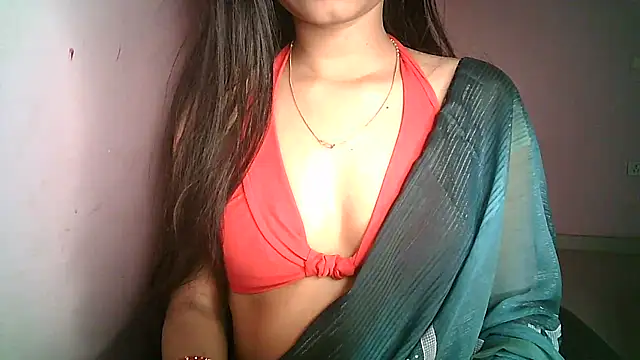Snapshot of Aaisha_urs chatting on February 8, 2025, 6:22 pm Aaisha urs online show from February 8, 2025, 6:22 pm