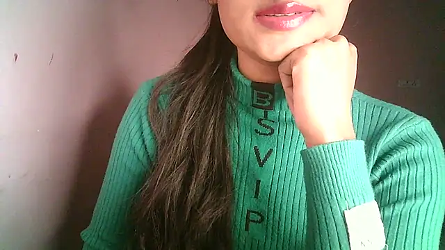 Snapshot of Aaisha_urs chatting on February 9, 2025, 5:33 pm Aaisha urs online show from February 9, 2025, 5:33 pm