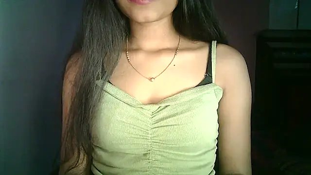 Snapshot of Aaisha_urs chatting on February 12, 2025, 9:10 am Aaisha urs online show from February 12, 2025, 9:10 am