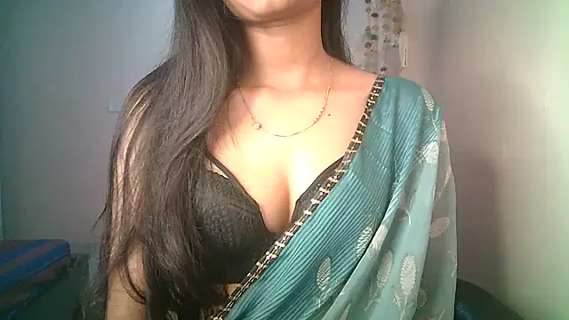 Snapshot of Aaisha_urs chatting on February 19, 2025, 10:42 pm Aaisha urs online show from February 19, 2025, 10:42 pm