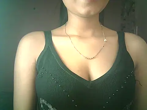 Snapshot of Aaisha_urs chatting on February 28, 2025, 3:48 am Aaisha urs online show from February 28, 2025, 3:48 am