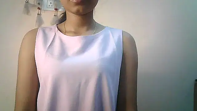 Snapshot of Aaisha_urs chatting on March 5, 2025, 7:49 am Aaisha urs online show from March 5, 2025, 7:49 am