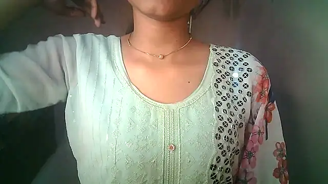 Snapshot of Aaisha_urs chatting on March 6, 2025, 1:46 pm Aaisha urs online show from March 6, 2025, 1:46 pm