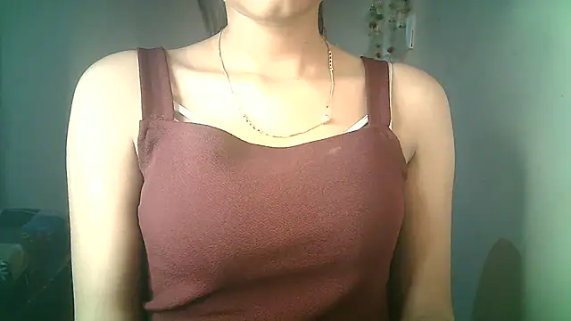 Snapshot of Aaisha_urs chatting on March 9, 2025, 7:01 am Aaisha urs online show from March 9, 2025, 7:01 am