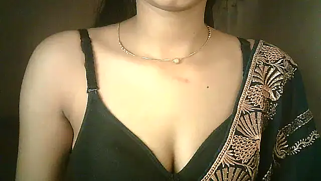 Snapshot of Aaisha_urs chatting on March 10, 2025, 1:21 pm Aaisha urs online show from March 10, 2025, 1:21 pm