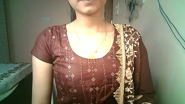 Snapshot of Aaisha_urs chatting on March 16, 2025, 7:15 am Aaisha urs online show from March 16, 2025, 7:15 am