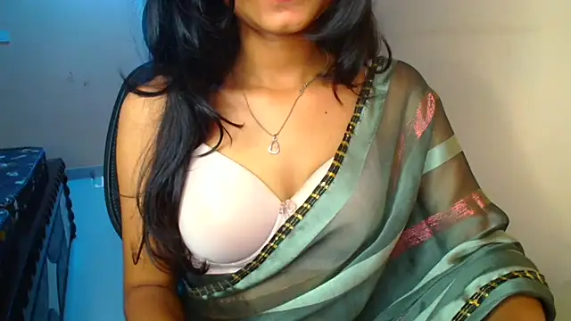 Snapshot of Aaisha_urs chatting on September 12, 2025, 7:58 pm Aaisha urs online show from September 12, 2025, 7:58 pm