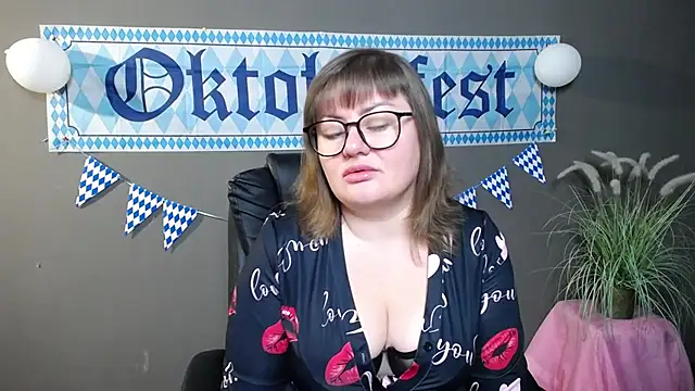 ZannaDreil online show from October 10, 2025, 6:07 pm