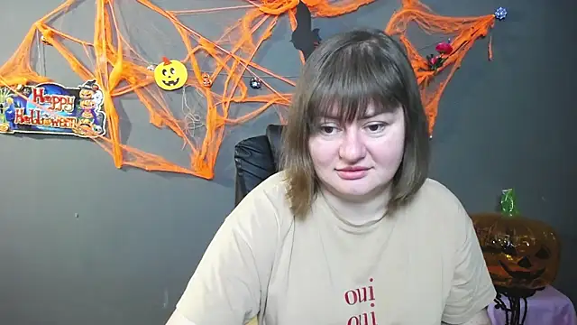 ZannaDreil online show from November 4, 2025, 7:13 pm