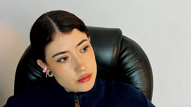 melody suarez online show from December 7, 2024, 10:39 pm