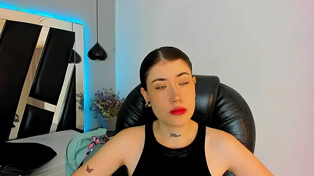 melody suarez online show from December 11, 2024, 7:14 pm