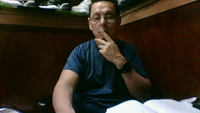 MarcusKelvin online show from November 17, 2025, 3:51 pm