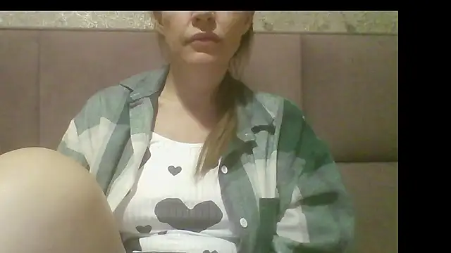 Sladkiegubki online show from October 15, 2025, 2:55 am