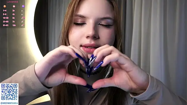 EvelyynLopez online show from December 14, 2024, 5:36 pm