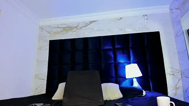 MelaniieRoux online show from September 14, 2025, 11:53 am