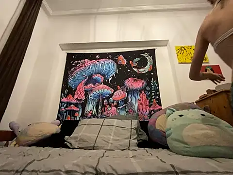 EmilyCleeveland online show from February 26, 2025, 7:38 pm