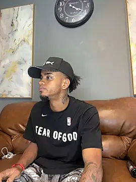 AaronCruz  online show from January 24, 2025, 7:07 pm