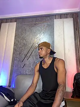 AaronCruz  online show from February 5, 2026, 4:33 pm