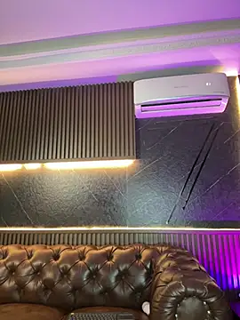 AaronCruz  online show from March 7, 2026, 1:35 am