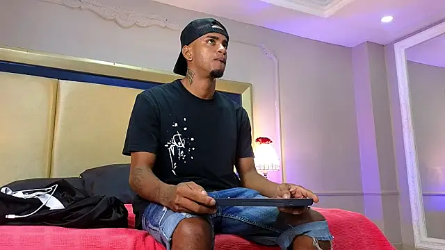 AaronCruz  online show from June 6, 2026, 5:39 pm