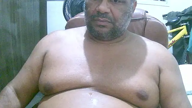 Snapshot of ulmo_br chatting on February 17, 2026, 11:00 pm ulmo br online show from February 17, 2026, 11:00 pm