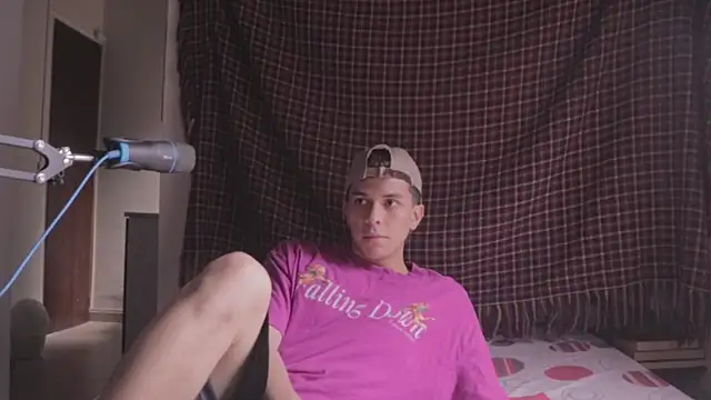 Snapshot of Tony_Hoffa chatting on December 13, 2024, 5:43 pm Tony Hoffa online show from December 13, 2024, 5:43 pm