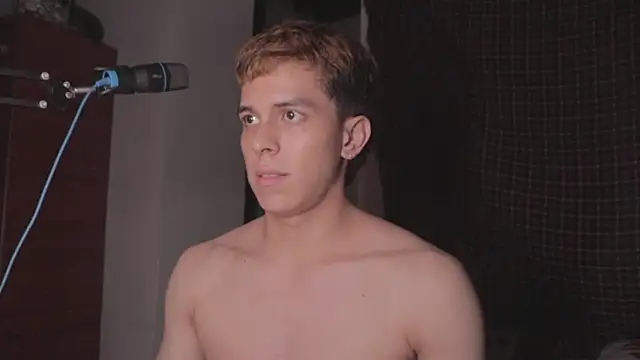 Snapshot of Tony_Hoffa chatting on December 20, 2024, 3:58 am Tony Hoffa online show from December 20, 2024, 3:58 am