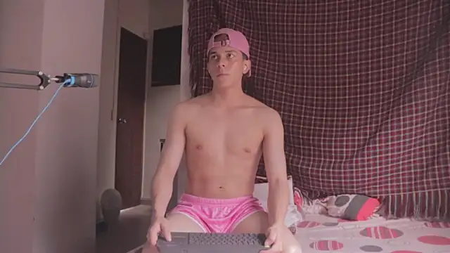 Snapshot of Tony_Hoffa chatting on December 20, 2024, 7:39 pm Tony Hoffa online show from December 20, 2024, 7:39 pm