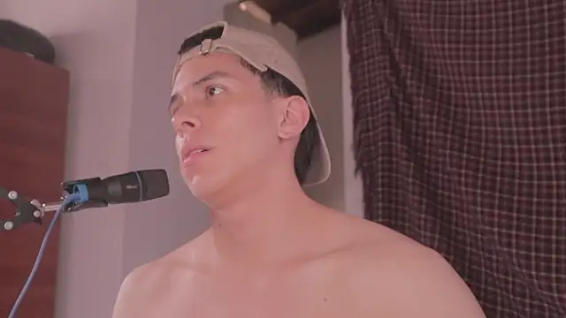 Snapshot of Tony_Hoffa chatting on January 24, 2025, 8:11 pm Tony Hoffa online show from January 24, 2025, 8:11 pm