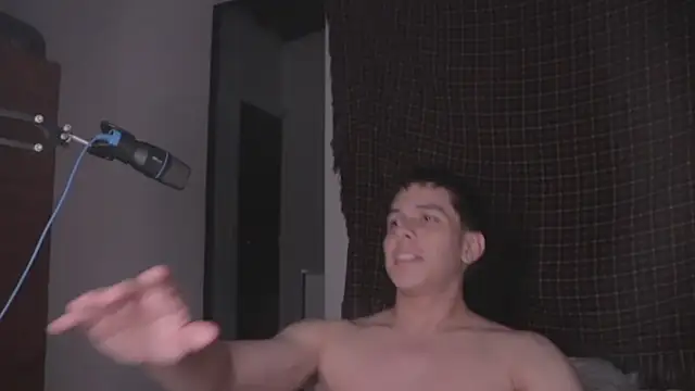 Snapshot of Tony_Hoffa chatting on January 24, 2025, 11:12 pm Tony Hoffa online show from January 24, 2025, 11:12 pm